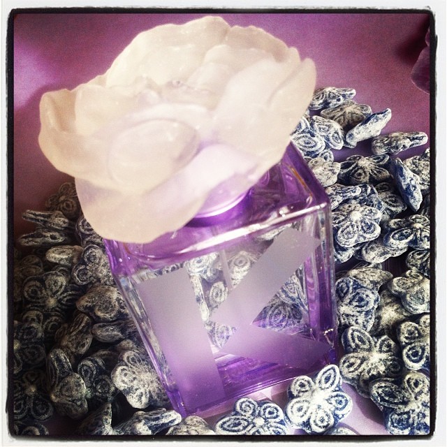 Violet de Kenzo, el color del año hecho perfume