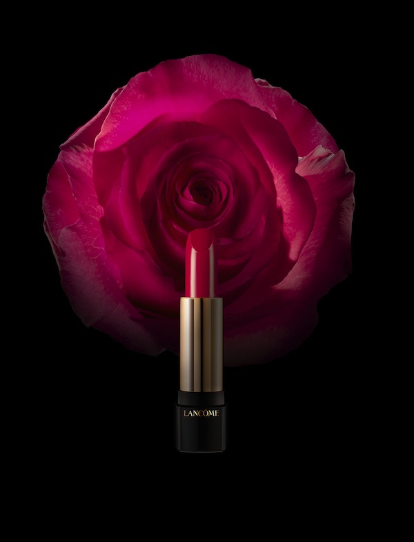 L’Absolu Rouge de Lancôme reproduce el color exacto de diez rosas legendarias en tus labios