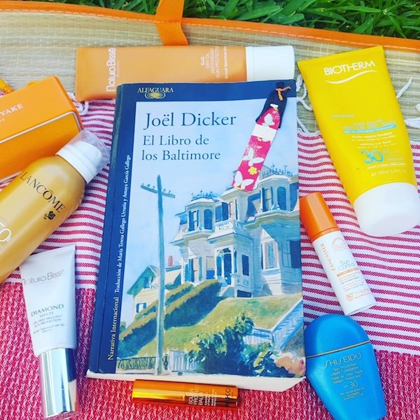 El rincón de Bell: Las lecturas del verano y la cosmética que me ha acompañado, por Maribel Verdú