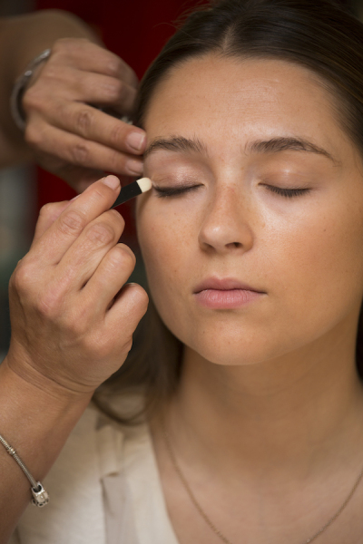 tutorial de maquillaje chanel belleza en vena sombra base scintillance