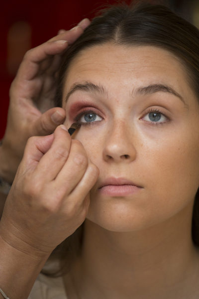 tutorial de maquillaje chanel belleza en vena sombra de ojos ombre premiere