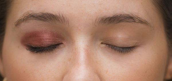 tutorial de maquillaje chanel belleza en vena ojos cerrados
