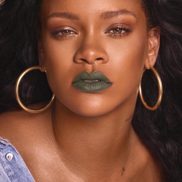 Rihanna presenta sus nuevos lipsticks