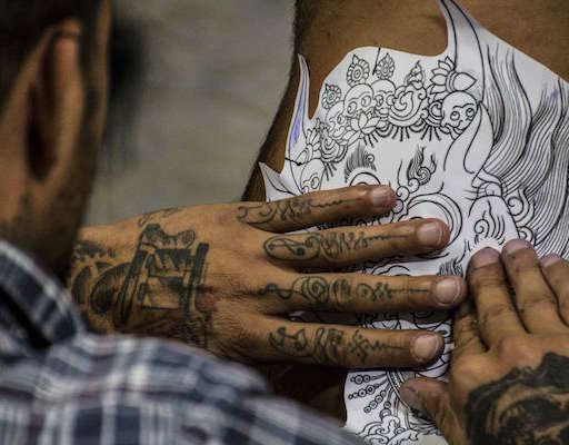 Ojo dónde te tatúas, 15.000 tatuadores en España ejercen de manera irregular
