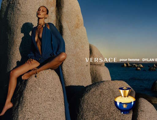 Bella Hadid y Hailey Baldwin embajadoras de los Perfumes Dylan de Versace, por Ana Parrilla