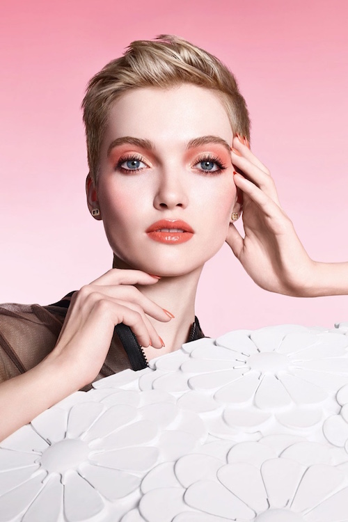 Ruth Bell espléndida en la campaña Pure Glow Makeup de Dior, por Ana Parrilla