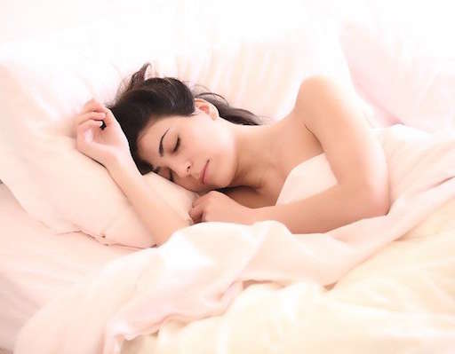 Cosmética para borrar las arrugas que provocan las horas de sueño